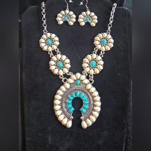 Necklace and earring set